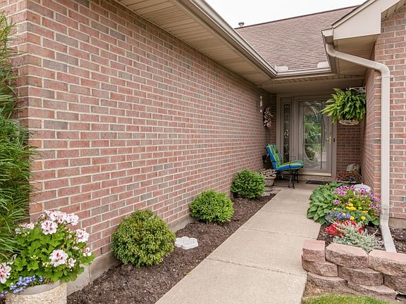 3rd image of 1009 Windsor Crossing Ln