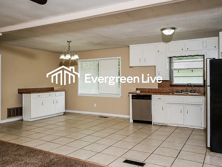 140 Dill Dr — Photo 3