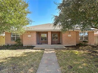 912 Crepe Myrtle St, College Station, TX 77845