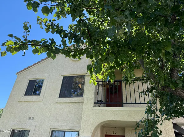2554 Olive Dr APT 22, Palmdale, CA 93550