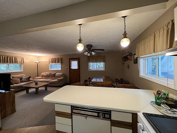 5th image of 10473 Oakdale Dr