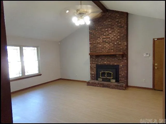 3 bed, 2.0 bath, 2134 sqft, $1,800 — Photo 4