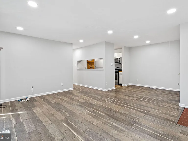 1505 Woodhollow Dr — Photo 3