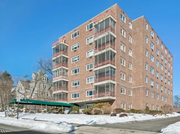 11 Euclid Ave BLDG 11 #4D, Summit City, NJ 07901