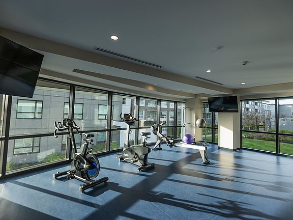 4th image of 9233 Odlin Rd #402