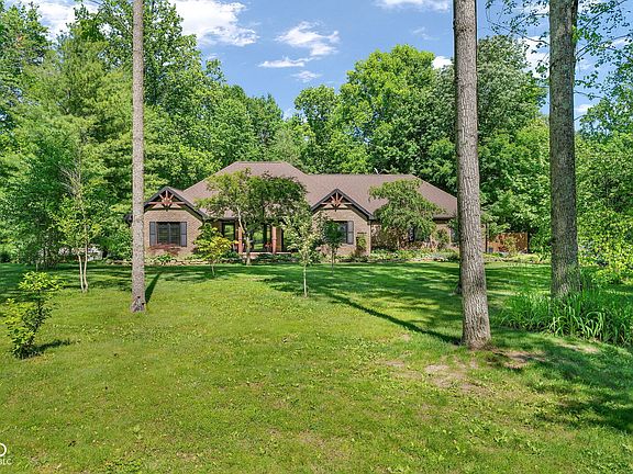 2nd image of 4443 Tulip Dr N