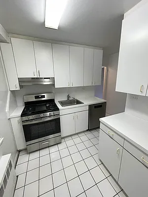 Rented by Bond New York | media 7