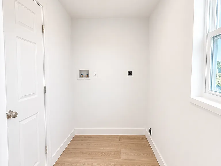 320 S Princeton Ave — Photo 9