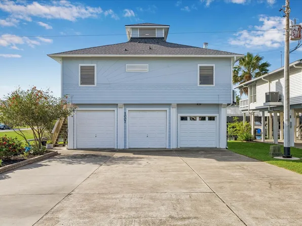 1007 Tiki Dr, Tiki Island, TX 77554