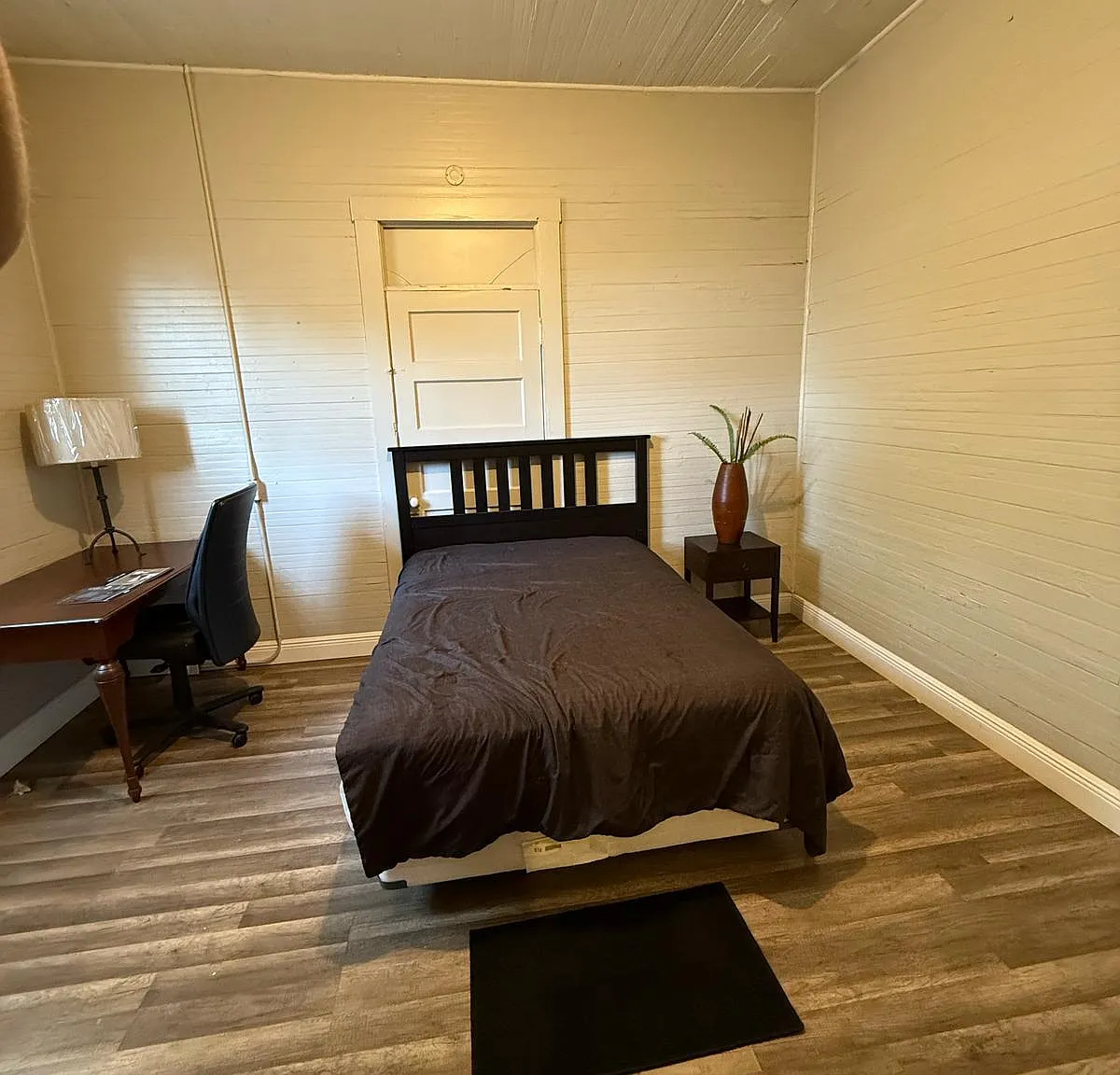 4 bed, 3000 sqft, $800 — Photo 3