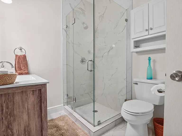 301 Hawthorne Dr — Photo 29