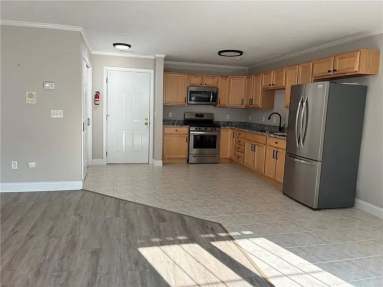 483 N Broadway St #3B — Photo 3