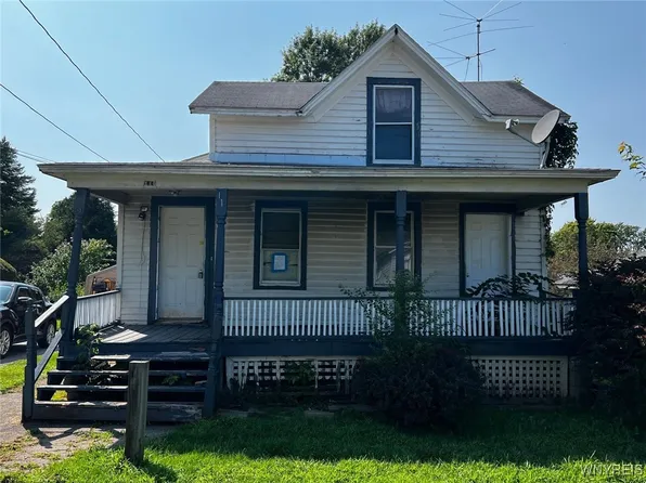 110 W Academy St, Albion, NY 14411