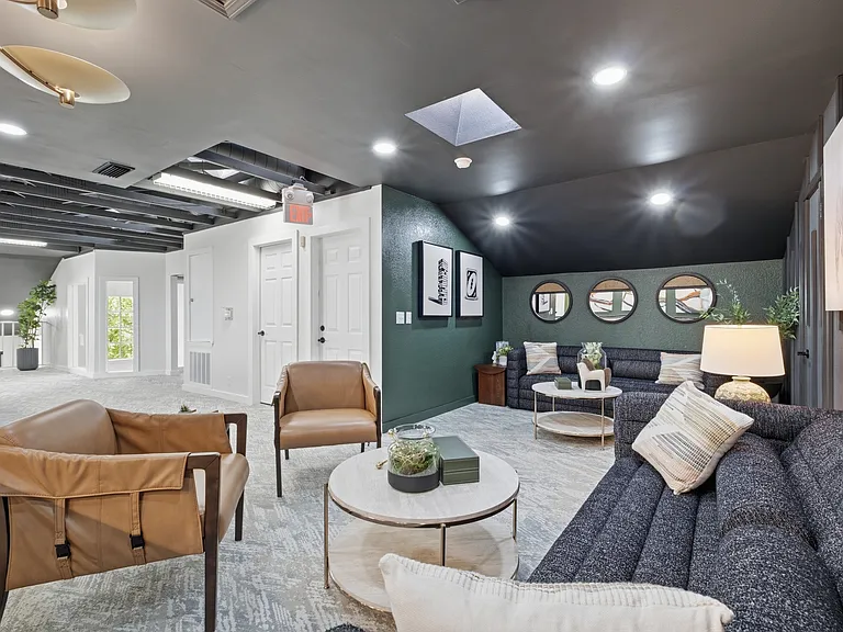 The Landry — Photo 11
