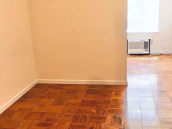 3rd image of 335 W 29th St APT D