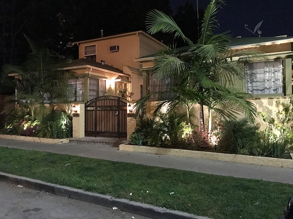 2nd image of 1137 S Doheny Dr