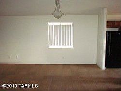 4th image of 2204 E Sunland Vis