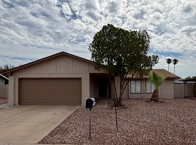 10021 N 47th Dr — Photo 19