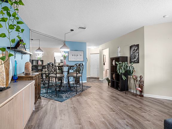 4th image of 4161 Coral Tree Circle #261
