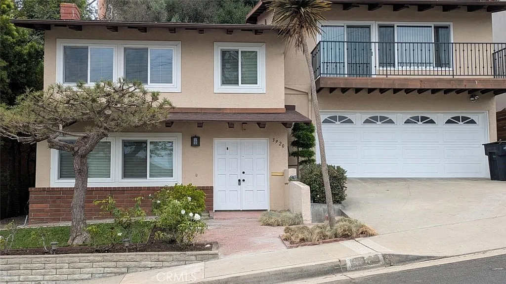 3 bed, 2211 sqft, $5,850 — Photo 3