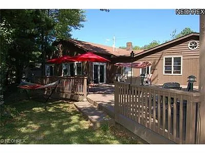 234 SE River Rd photo 1