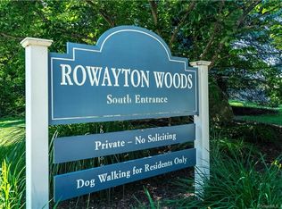 140 Rowayton Woods Dr, Norwalk, CT 06854