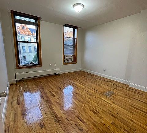3rd image of 63 Saint Johns Pl APT 3C