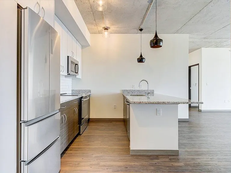 3 Bed / 2 Bath - Kitchen