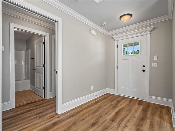 3rd image of 84 Merwyn Dr