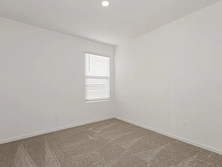 543 Artemis St — Photo 12