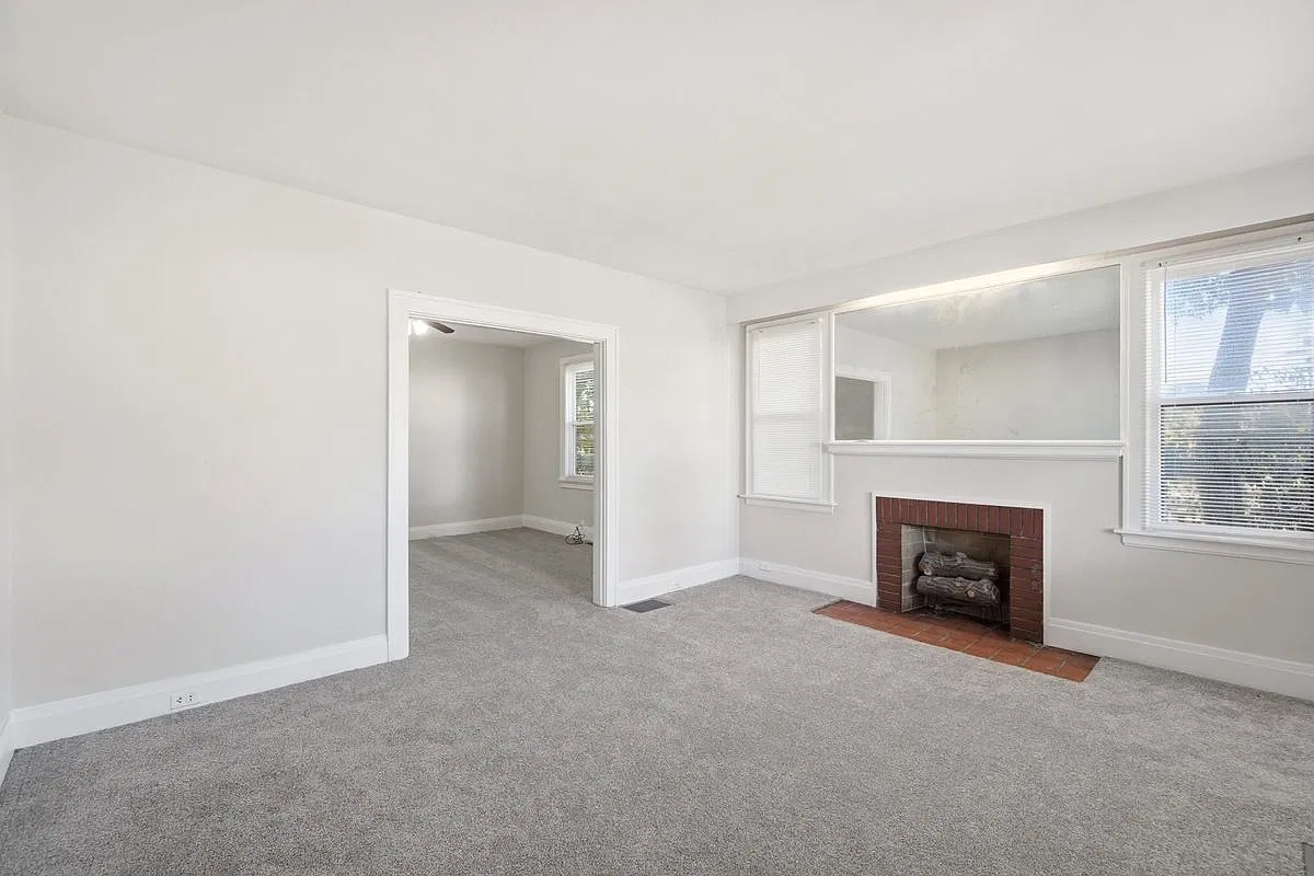 2 bed, 1.0 bath, 1759 sqft, $1,050 — Photo 3