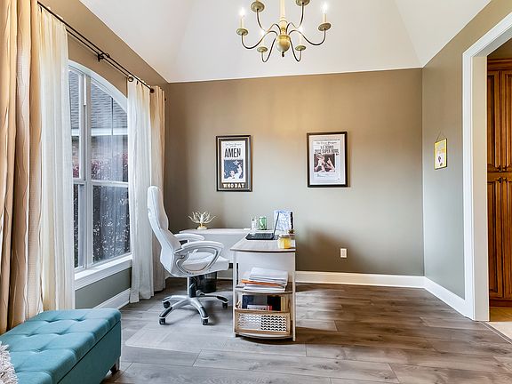 4th image of 119 Mirabeau Pl