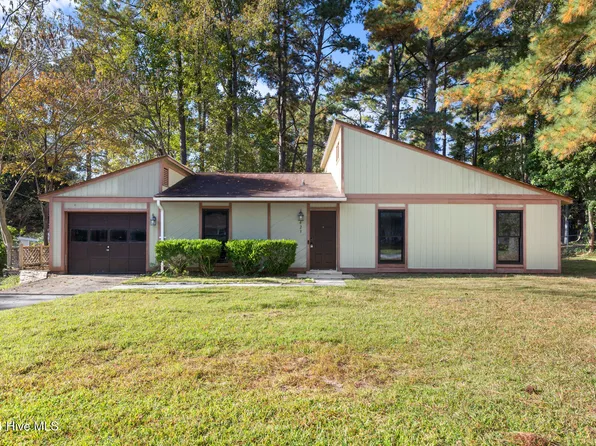 623 Shadowridge Road, Jacksonville, NC 28546