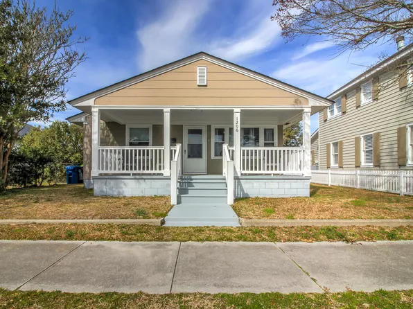1206 Shepard St, Morehead City, NC 28557