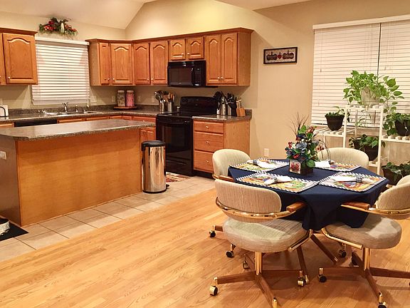 5th image of 672 Willowcrest Pl