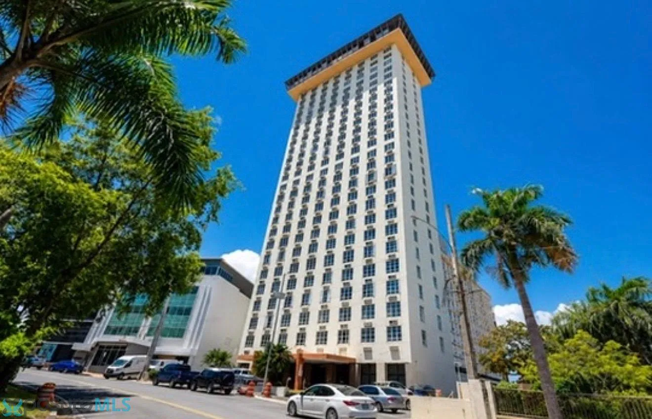 Sea View (Condominio) — Photo 1