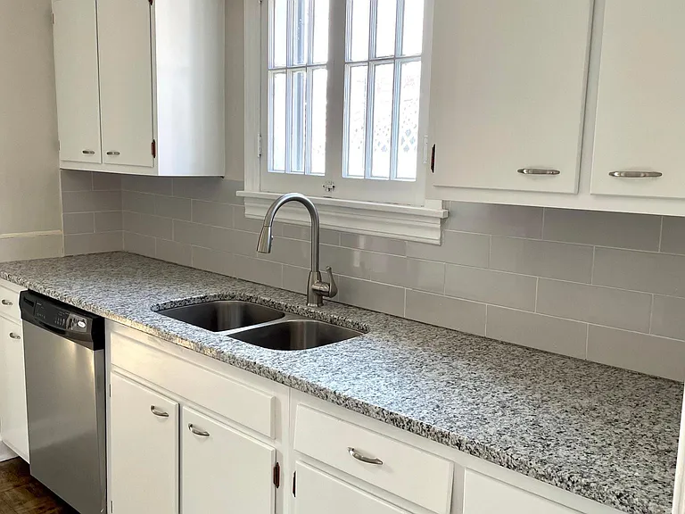 1321 Charleston Ave — Photo 7