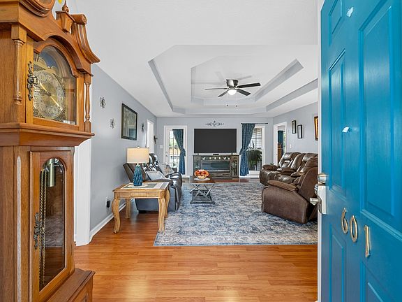 5th image of 601 Ashbury Cir