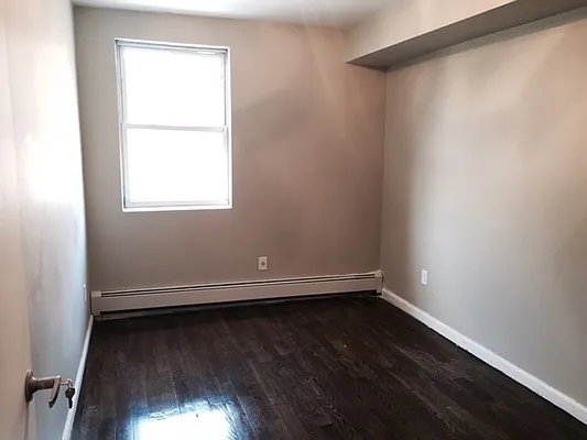 Rented by Premier Metro Realty Corp | media 48