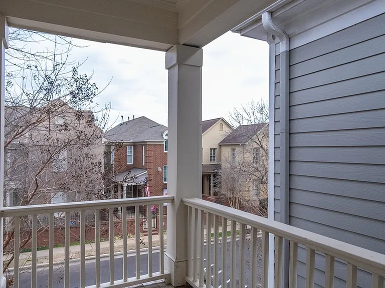 525 Rienzi Dr — Photo 9