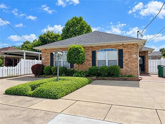 216 Radiance Ave