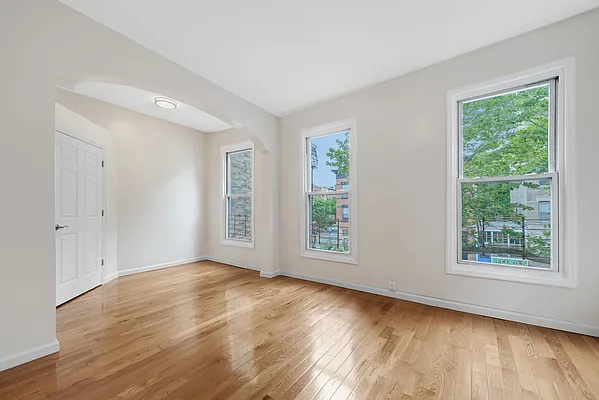 Rented by Engel & Völkers New York City | media 9