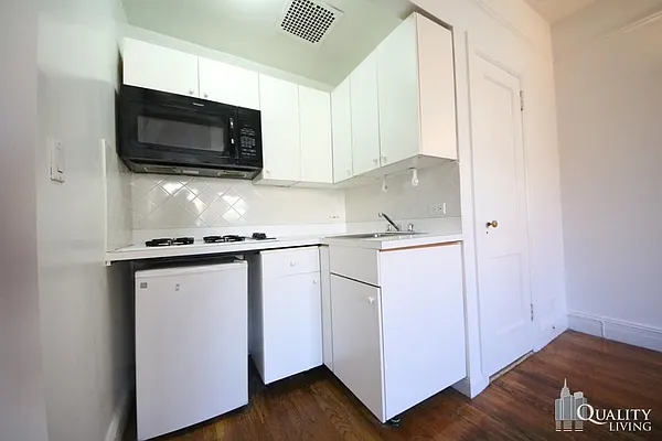 Rented by (Legacy) NY Quality Living Uptown | media 8