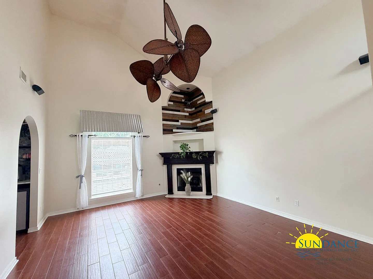 4BR Home in Fort Walton Beach with In-Ground Pool & Solar Panels! — Photo 3