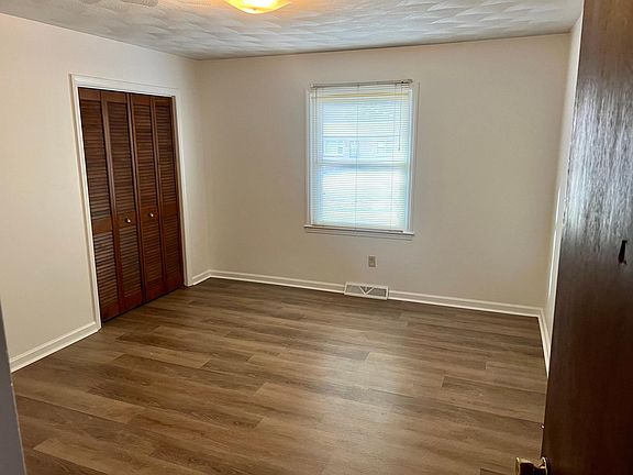 5th image of 2708 Harwell St