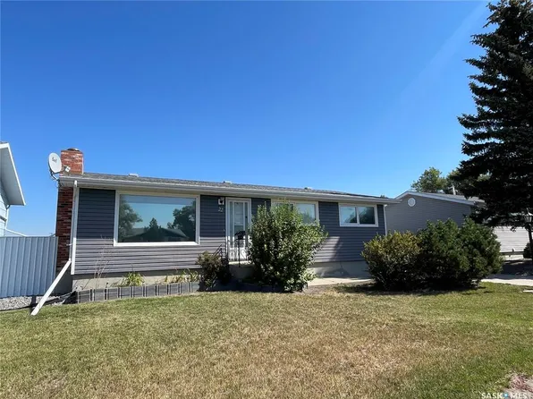 22 West ROAD, Kindersley, SK S0L 1S1