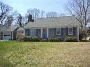 1 Acorn Dr, Falmouth, MA 02540