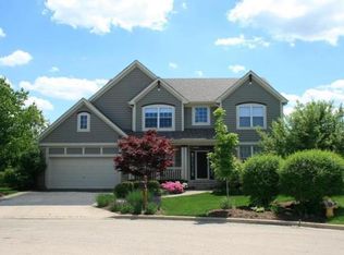 199 Baltusrol Dr, Vernon Hills, IL 60061