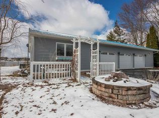 914 Candlewick Dr NE, Poplar Grove, IL 61065