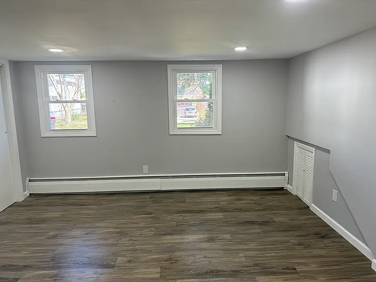 85 Scoles Ave #1 — Photo 5